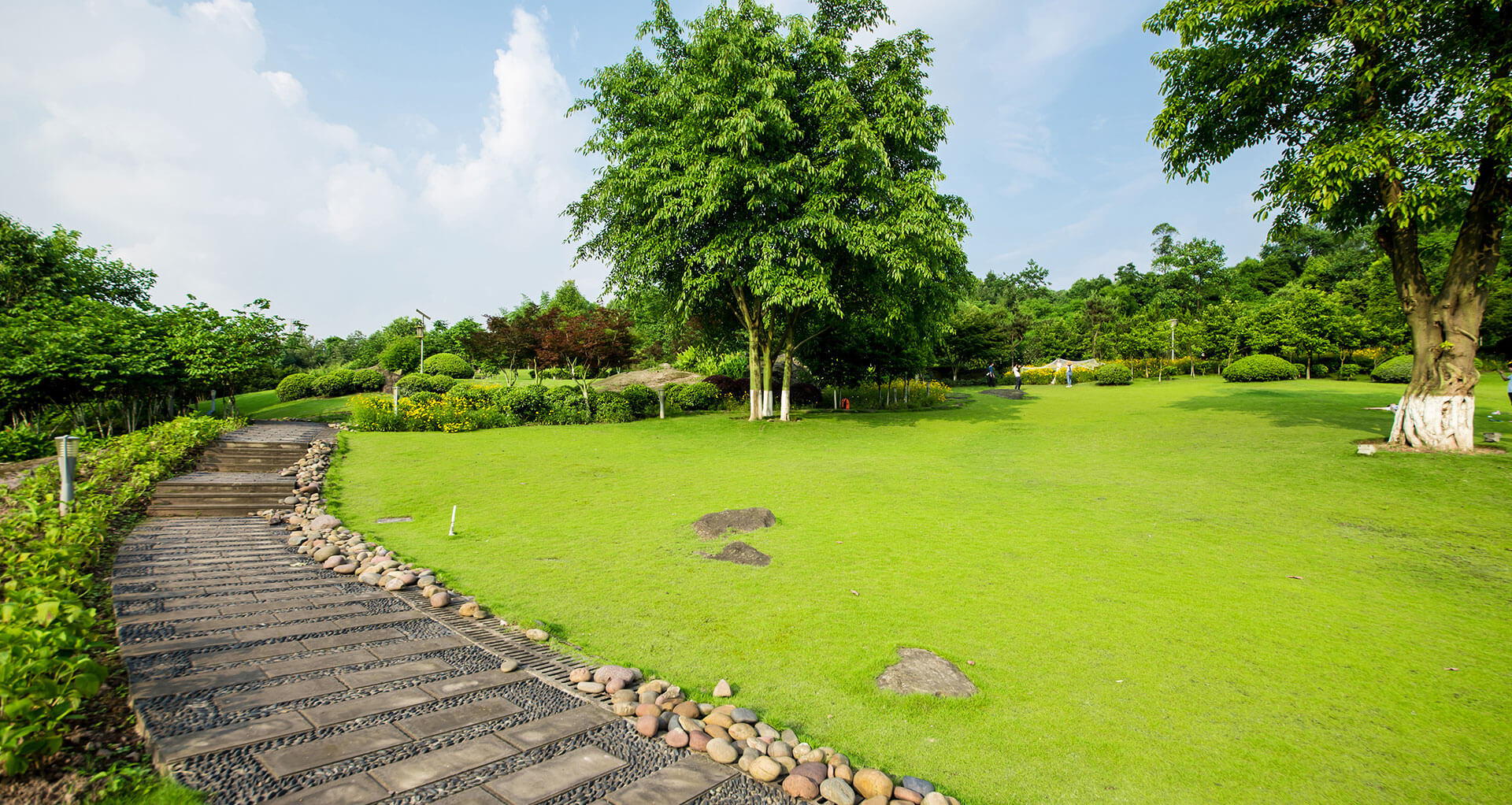 Best Gardening and Lawn Care Services in Muscat